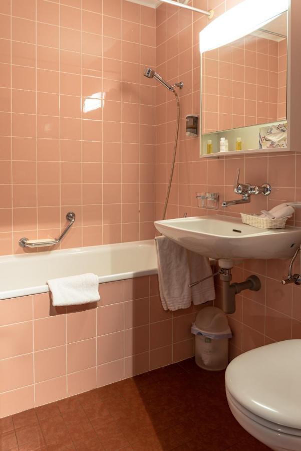 Typically Swiss Hotel Ermitage Kandersteg Luaran gambar